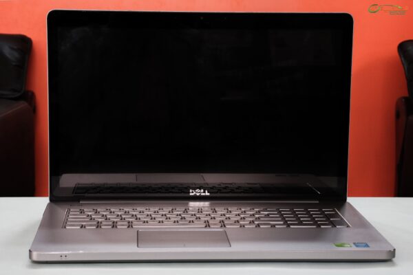 Dell Inspiron 17 series 7737 touch - Core™ i7-4500U Processor ( 1.80 GHz) الجيل الرابع RAM 8 GB 1000 GB HDDGB